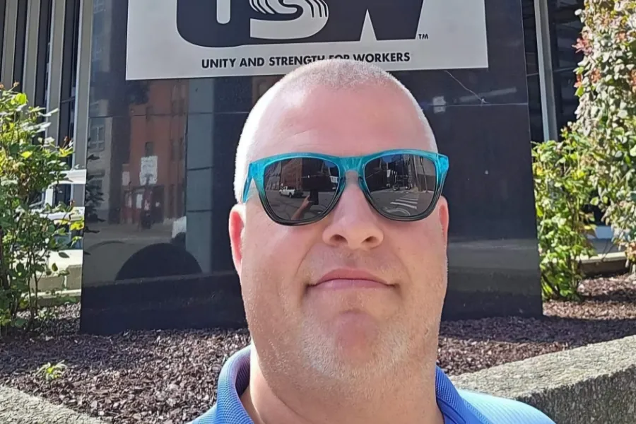 Chris Frydenger USW local 7-838 president