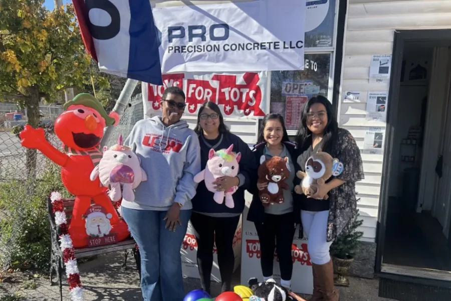 Dania Carreto & Dina Carreto Toys for Tots