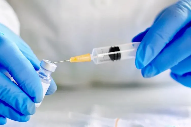vaccine_hero.jpg