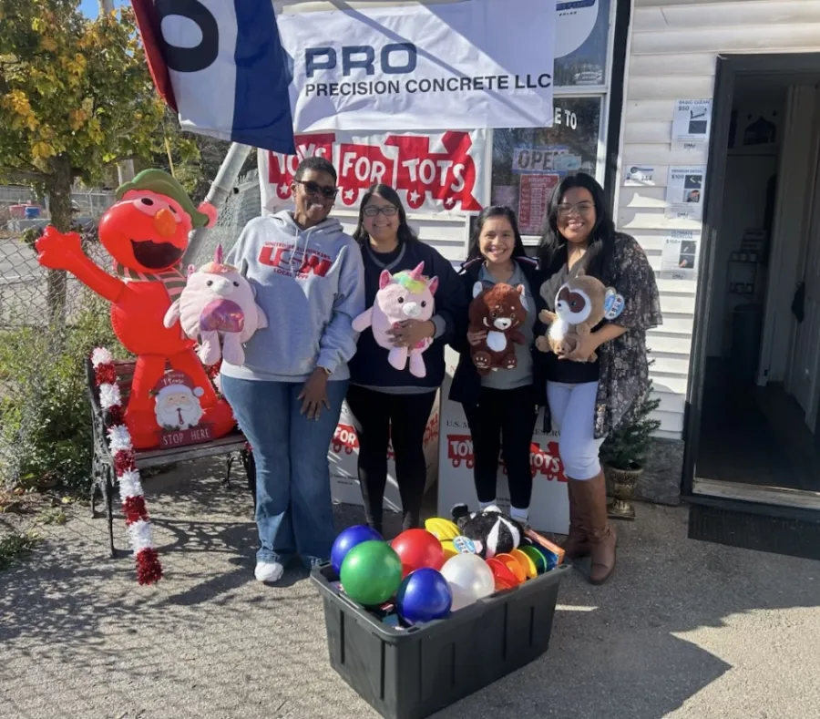 Dania Carreto & Dina Carreto Toys for Tots