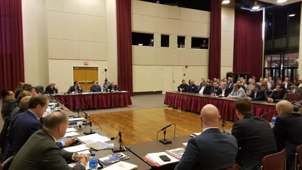 good_pic_entire_labor_panel_and_illinois_senators.jpg